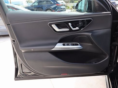 Used 2025 Mercedes-Benz E 350 4MATIC Sedan image 26