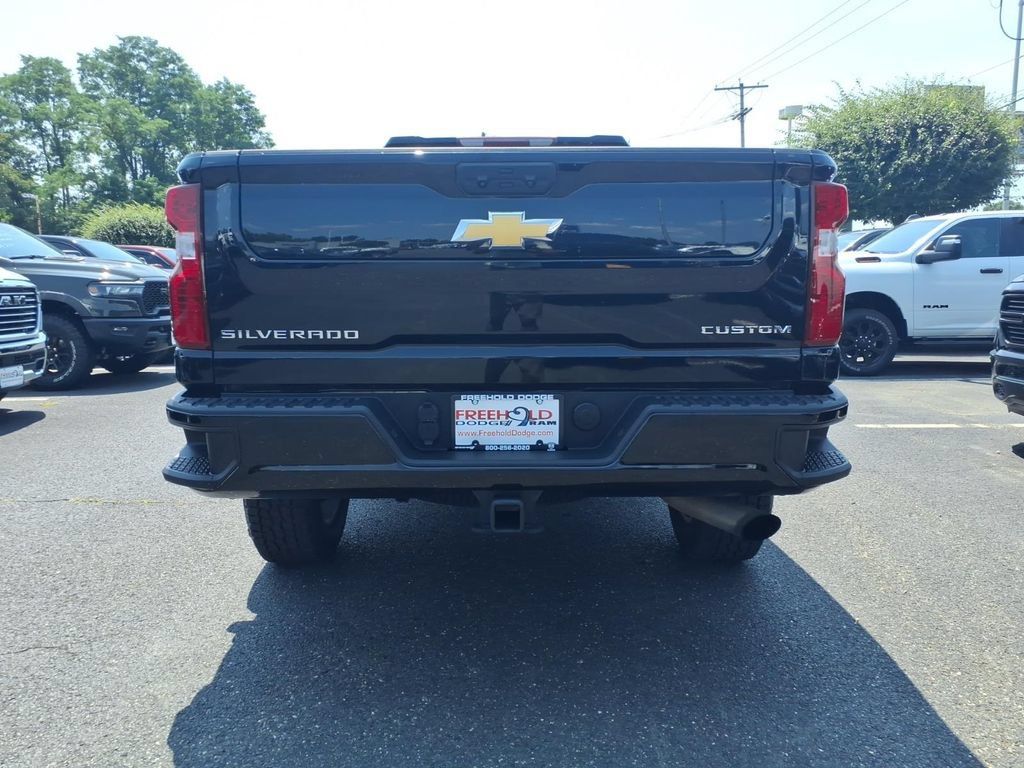 Used 2022 Chevrolet Silverado 2500 Custom w/ Custom Value Package AWD/4WD image 19