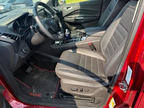 Used 2019 Ford Escape Titanium AWD/4WD image 8