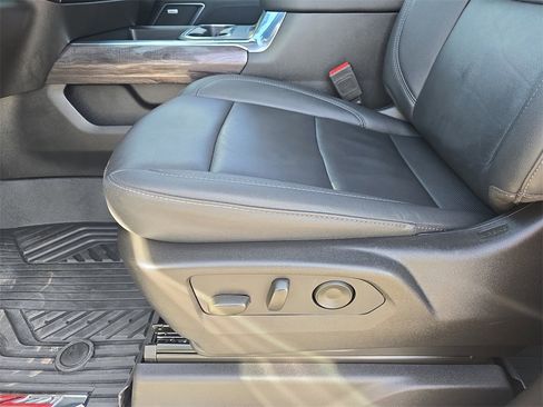 Used 2025 Chevrolet Silverado 2500 LTZ w/ LTZ Premium Package image 29