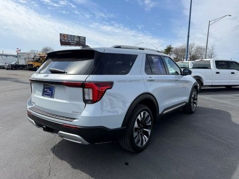 Certified 2025 Ford Explorer Platinum w/ LUX Leather Package AWD/4WD image 8