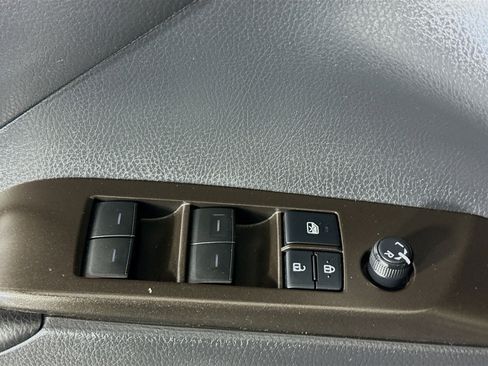 Used 2021 Toyota Camry SE image 23