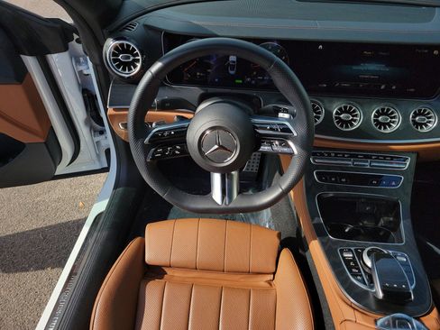 Used 2023 Mercedes-Benz E 450 Cabriolet image 18