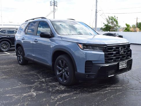 New 2026 Honda Pilot Sport image 3