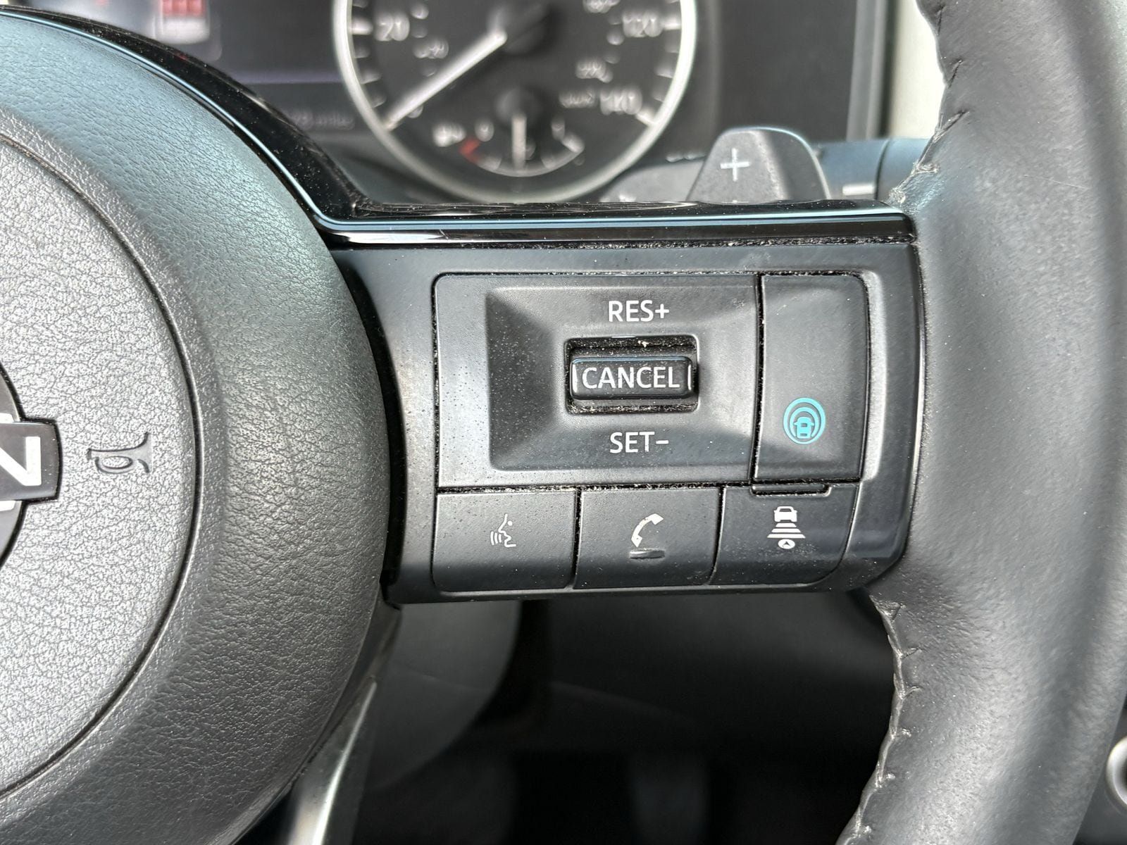 Used 2023 Nissan Rogue SV w/ SV Premium B Package FWD image 38