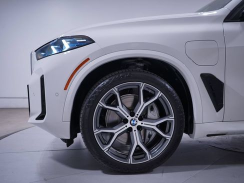 Used 2026 BMW X5 xDrive50e w/ M Sport Package AWD/4WD image 2