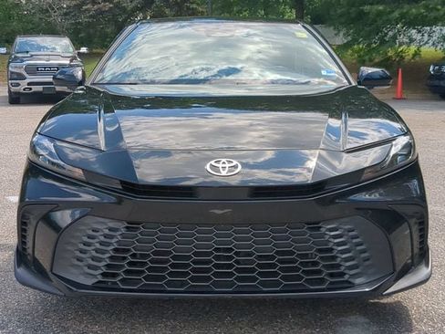 Used 2025 Toyota Camry SE FWD image 8