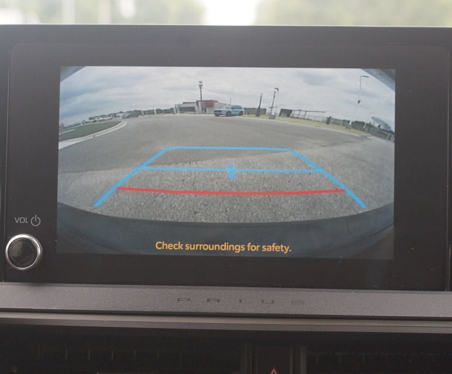 Used 2023 Toyota Prius LE FWD image 7