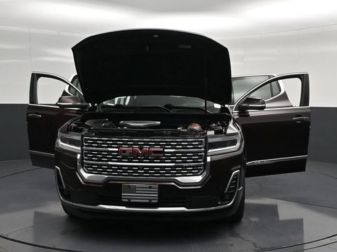 Used 2020 GMC Acadia Denali w/ Technology Package FWD image 34