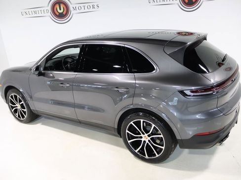 Used 2024 Porsche Cayenne image 12