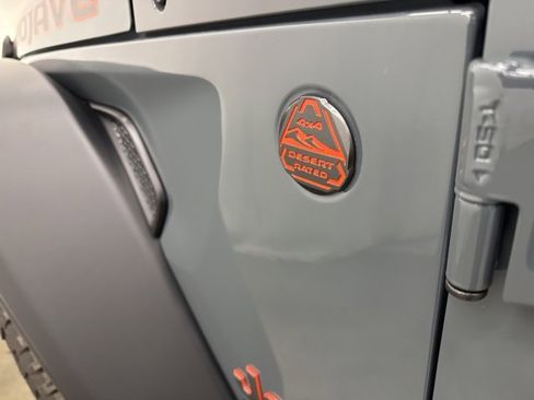 New 2025 Jeep Gladiator Mojave w/ Convenience Group image 21