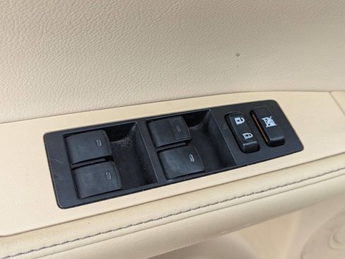 Used 2013 Lexus ES 350 w/ Ultra Luxury Pkg image 24