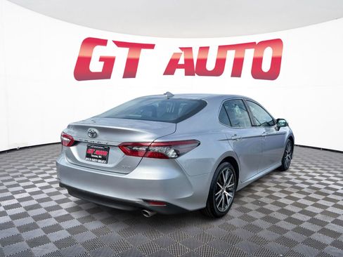 Used 2024 Toyota Camry XLE w/ Cold Weather Package FWD image 4