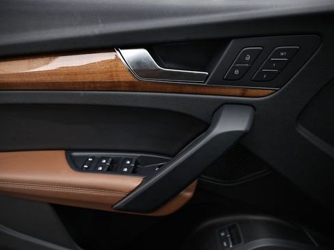 Used 2023 Audi Q5 e Premium Plus image 14