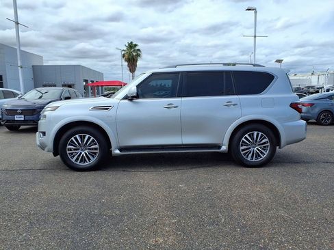 Used 2022 Nissan Armada SV w/ SV Appearance Package RWD image 5