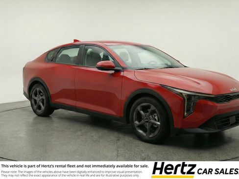 Used 2025 Kia K4 LXS image 1