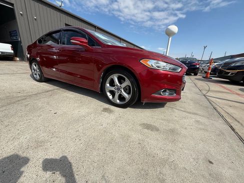 Used 2016 Ford Fusion SE w/ Equipment Group 201A image 6