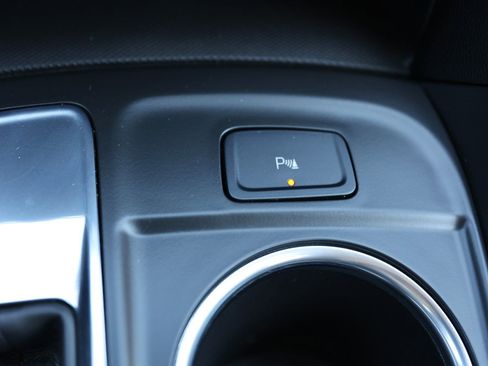 Used 2023 Chevrolet Equinox LT image 30