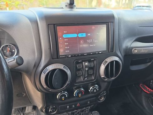 Used 2017 Jeep Wrangler Unlimited Sport AWD/4WD image 22