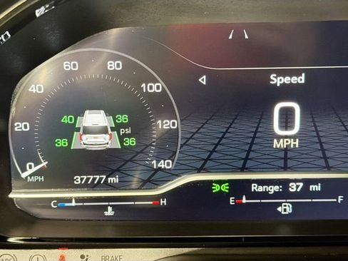 Used 2023 GMC Yukon XL Denali w/ Denali Reserve Package image 13