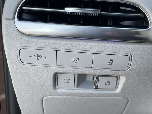 Used 2023 Hyundai Palisade Calligraphy image 19