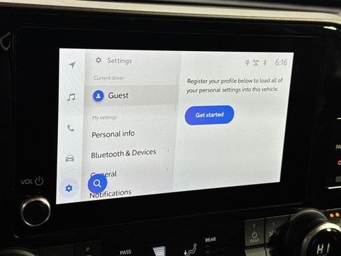 Used 2024 Toyota Highlander XLE image 24