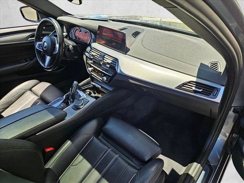 Used 2019 BMW 530e w/ M Sport Package RWD image 21