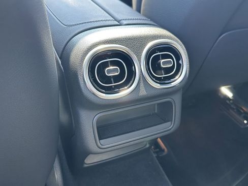 Certified 2025 Mercedes-Benz GLC 300 4MATIC image 24