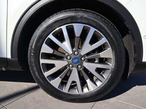 Used 2020 Ford Escape Titanium image 30