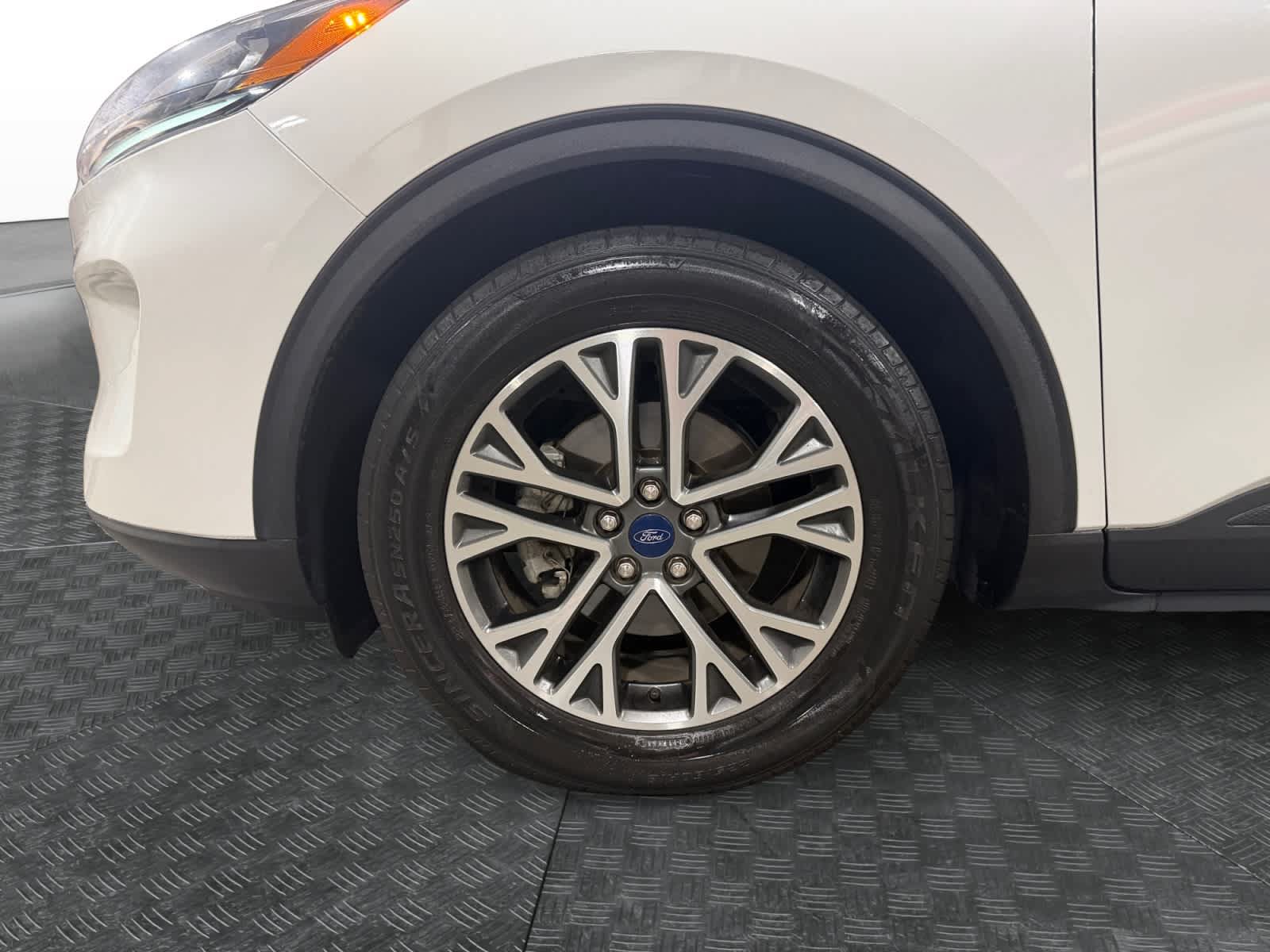 Used 2020 Ford Escape SEL FWD image 15