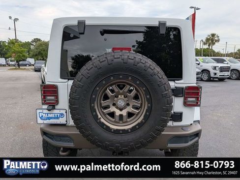 Used 2017 Jeep Wrangler Unlimited Sahara AWD/4WD image 5