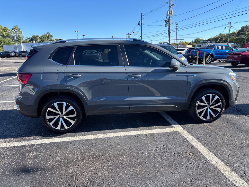 Used 2023 Volkswagen Taos SE FWD image 8