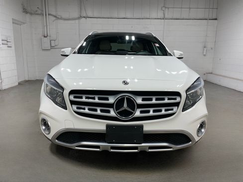 Used 2018 Mercedes-Benz GLA 250 4MATIC w/ Premium Package image 2