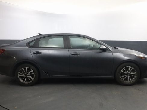 Used 2023 Kia Forte LXS image 4
