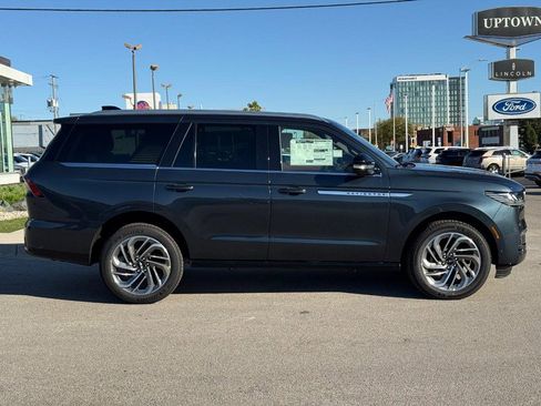 New 2025 Lincoln Navigator Reserve image 2