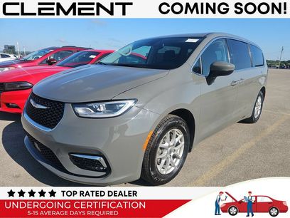 Used 2023 Chrysler Pacifica Touring-L