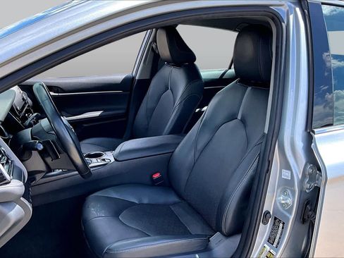 Used 2023 Toyota Camry XSE FWD image 8