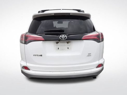 Used 2018 Toyota RAV4 SE w/ Power Extra Value Package AWD/4WD image 14