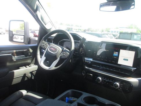 Used 2026 GMC Sierra 3500 SLE w/ SLE Value Package AWD/4WD image 25
