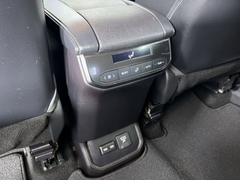 Used 2022 Toyota Highlander Limited image 22
