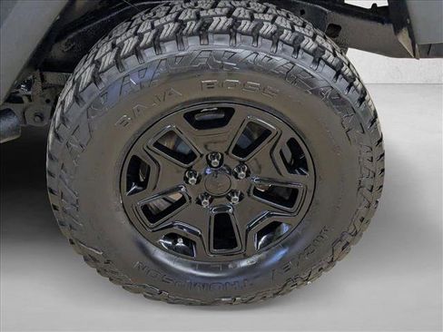 Used 2012 Jeep Wrangler Unlimited Rubicon w/ Connectivity Group image 22