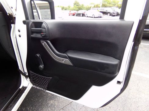 Used 2015 Jeep Wrangler Sport AWD/4WD image 13