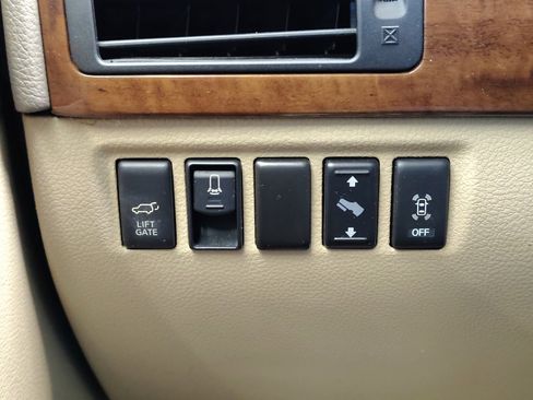 Used 2015 Nissan Armada Platinum w/ 2nd Row Captain Seat Package image 28