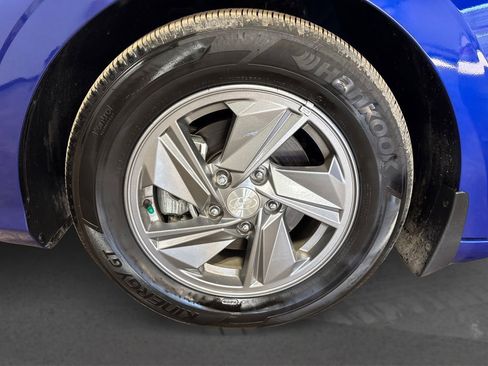 Certified 2024 Hyundai Elantra SE FWD image 12