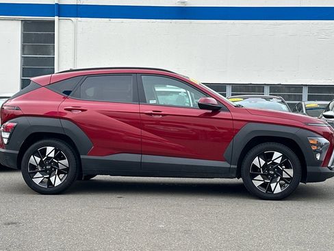 Used 2024 Hyundai Kona SEL image 3