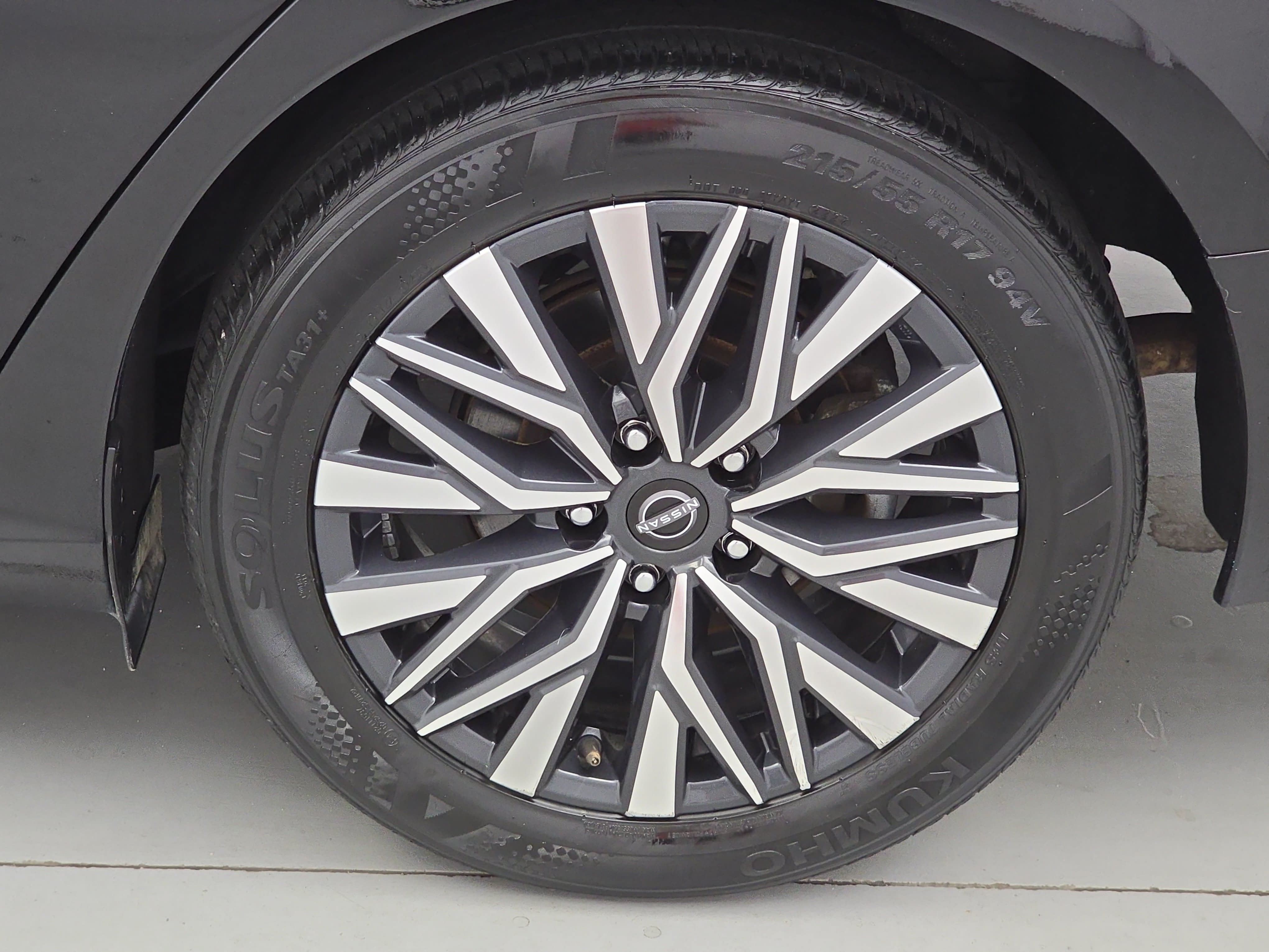 Used 2024 Nissan Altima 2.5 SV w/ SV Premium Package FWD image 33