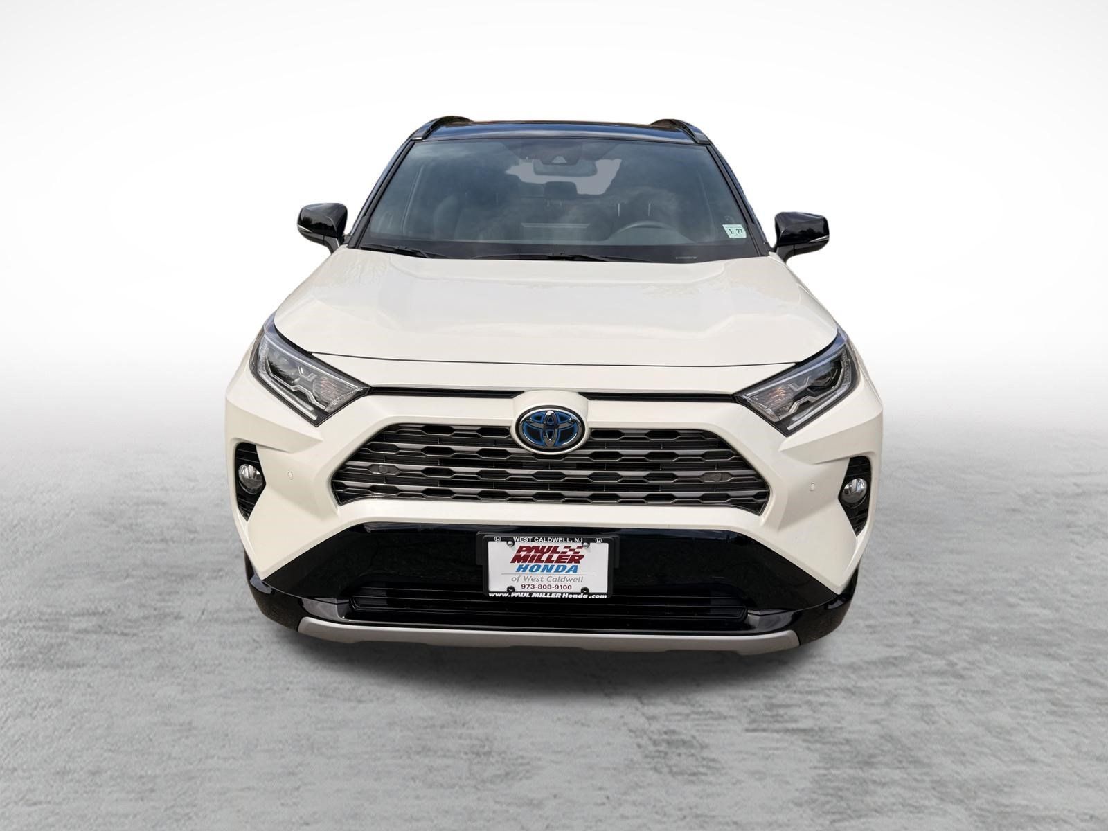 Used 2021 Toyota RAV4 XSE AWD/4WD image 2