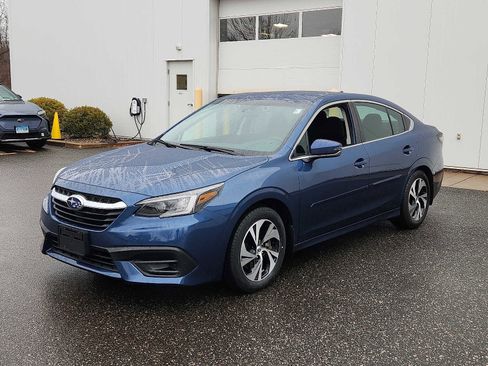 Used 2022 Subaru Legacy Premium image 3