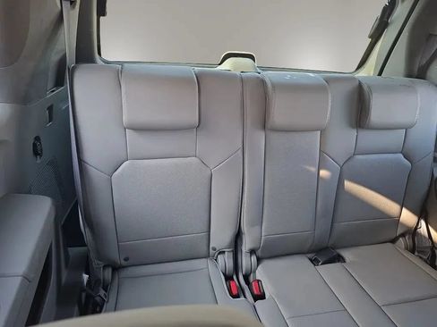Used 2010 Honda Pilot Touring image 24