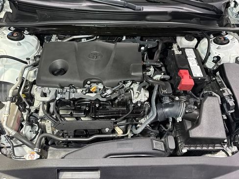 Used 2023 Toyota Camry SE FWD image 9